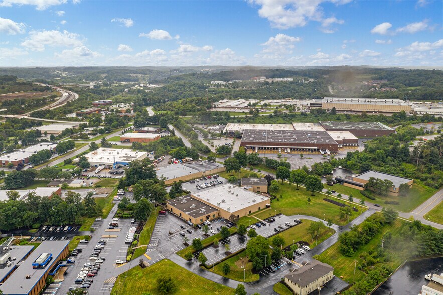 More Photos Of 161 Thorn Hill Rd, Warrendale Light Manufacturing For Lease