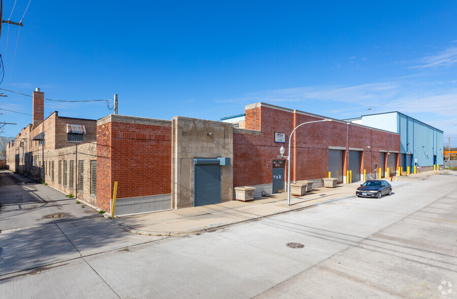 Primary Photo Of 2310 W 58th St, Chicago Manufacturing For Lease