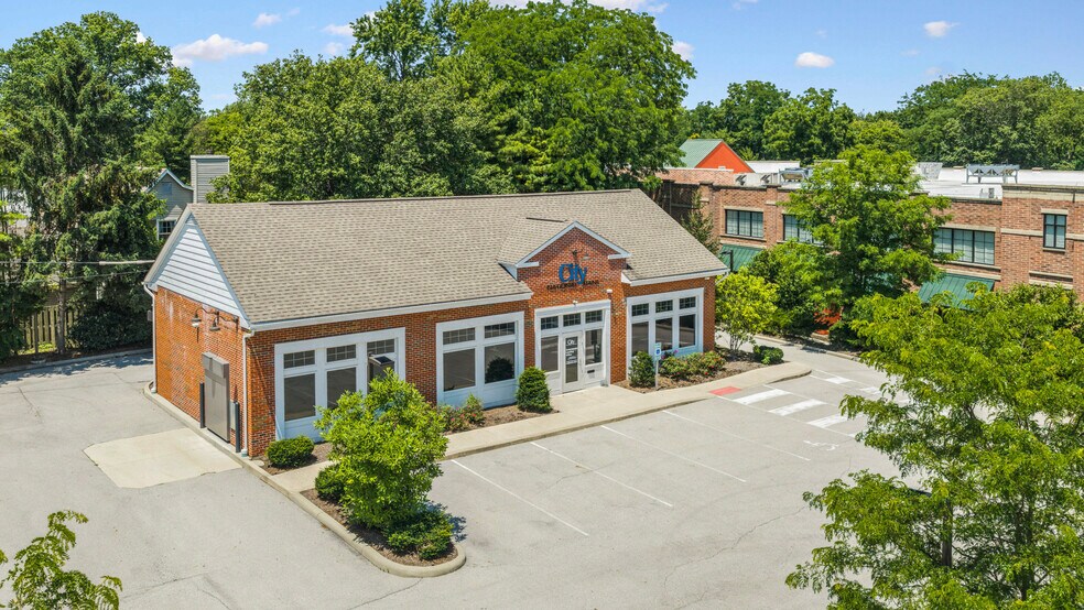 More Photos Of 923 N High St, Worthington Bank For Sale