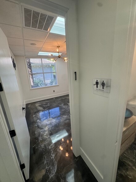 More Photos Of 13730 Cypress Terrace Cir, Fort Myers Medical For Sale