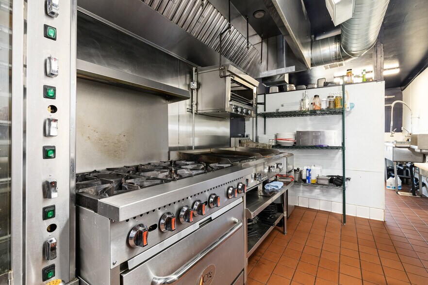 More Photos Of 8501 El Camino Real, Atascadero Restaurant For Sale