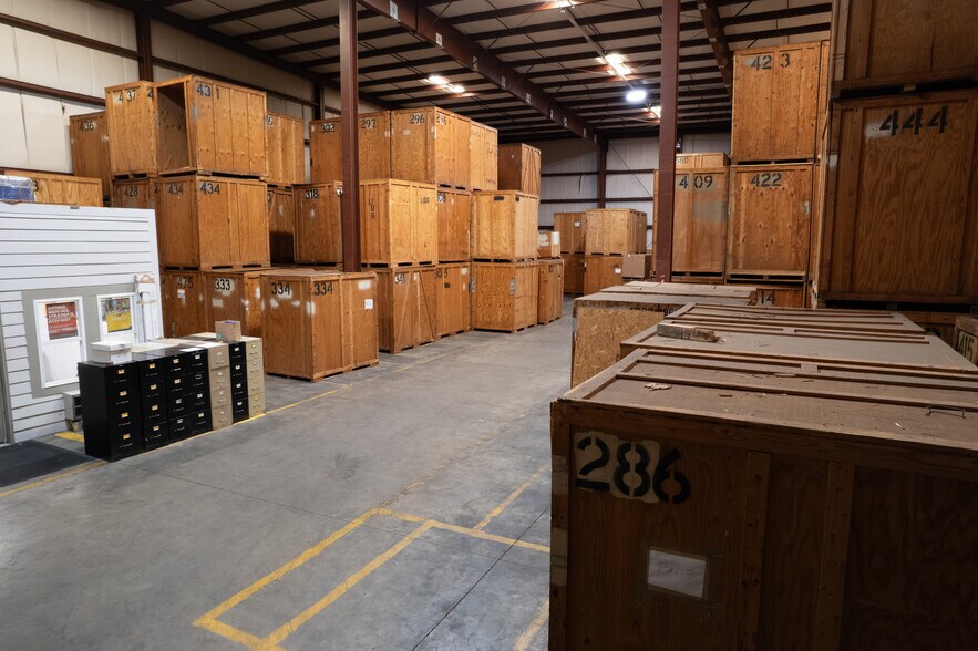 More Photos Of 803 S Eastern Blvd, Fayetteville Warehouse For Sale