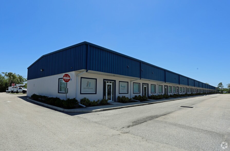 More Photos Of 5103 Lena Rd, Bradenton Light Distribution For Lease