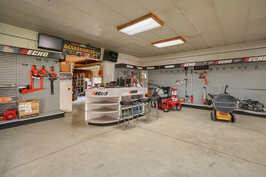 More Photos Of 7271 National Rd SW, Pataskala Freestanding For Sale