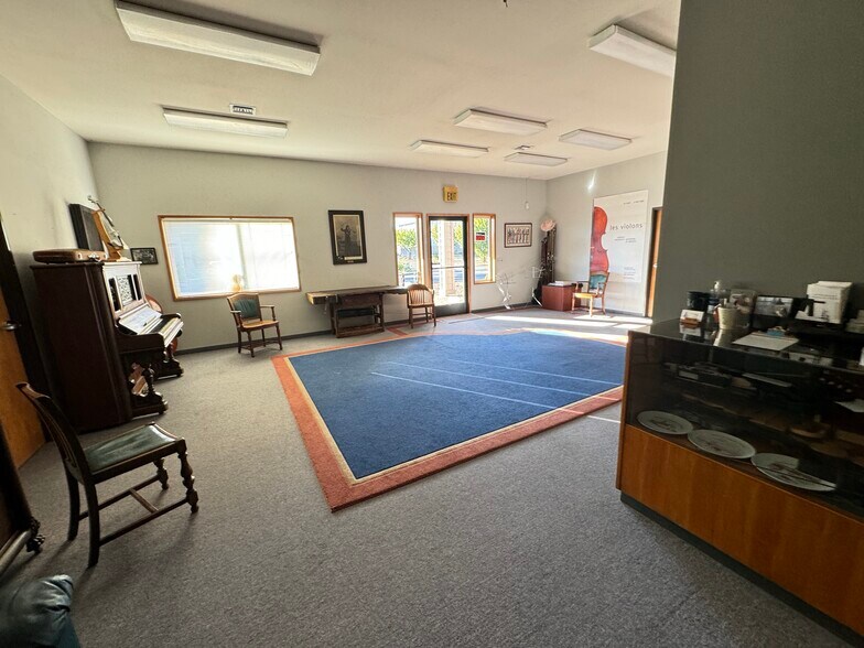 More Photos Of 110 S Elliott Rd, Newberg Office For Lease