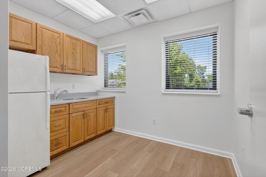 More Photos Of 253 Mantoloking Rd, Brick Apartments For Lease