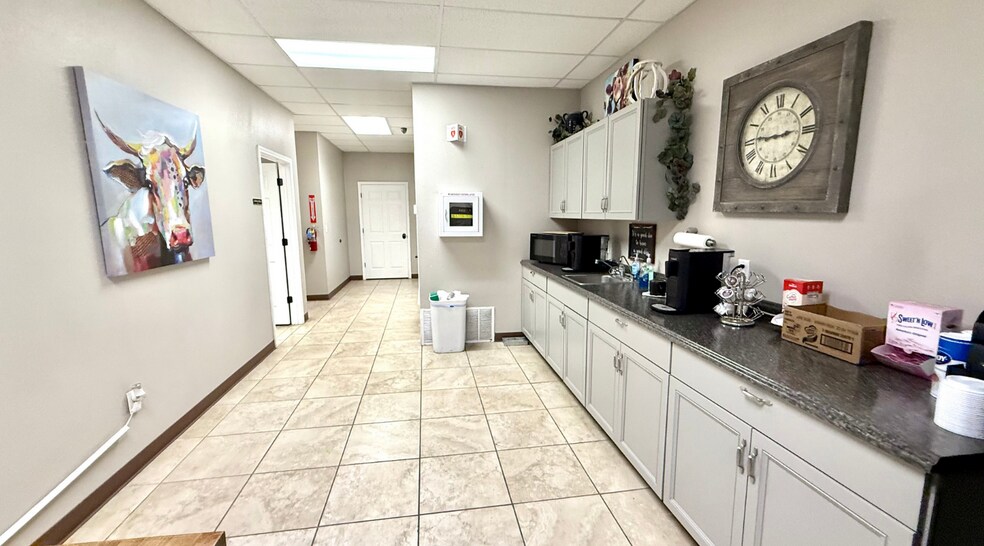 More Photos Of 11000 W County Road 72, Midland Distribution For Lease