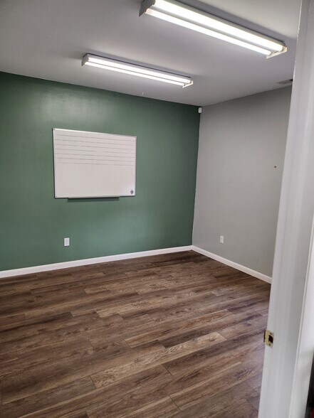 More Photos Of 11480 Cherokee St, Northglenn Warehouse For Lease