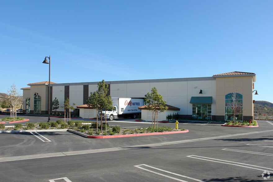 More Photos Of 14339 White Sage Rd, Moorpark Freestanding For Lease
