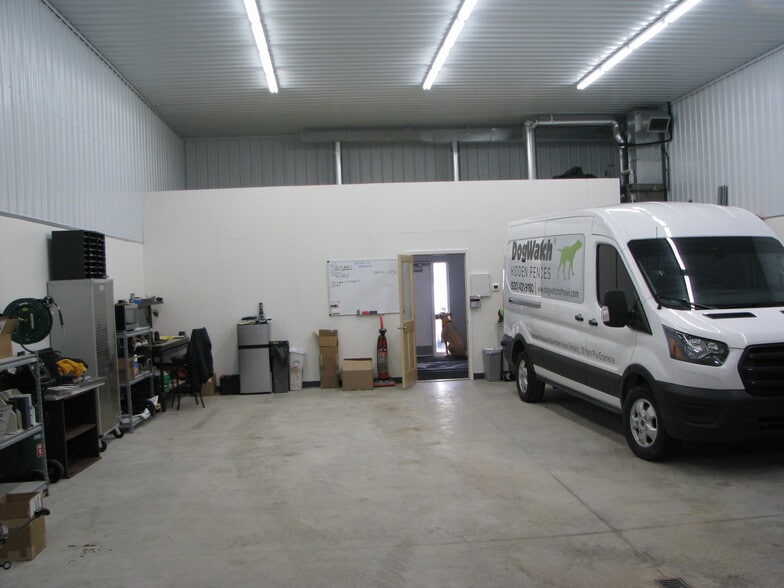 More Photos Of 3862 Norrie Dr, New Franken Showroom For Lease