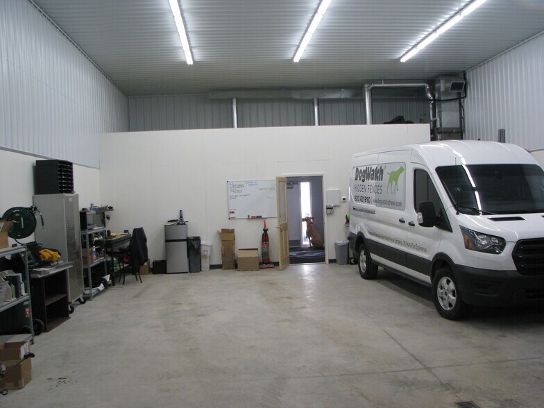 More Photos Of 3862 Norrie Dr, New Franken Showroom For Lease