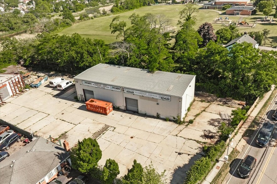 More Photos Of 1044 Merrick Rd, Baldwin Warehouse For Sale
