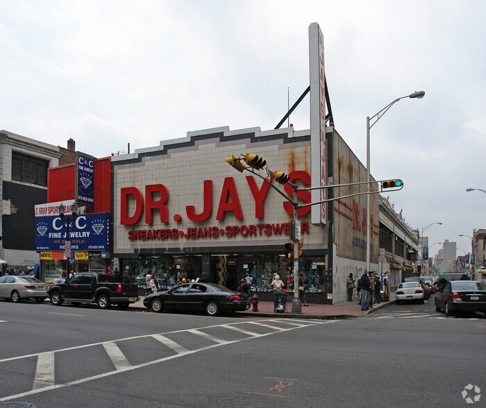 Primary Photo Of 140 Market St, Newark General Retail For Lease