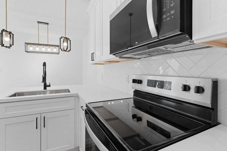 More Photos Of 428 Rhode Island st, Houston Apartments For Sale