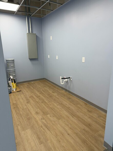 More Photos Of 4518 N Main St, Baytown Medical For Lease