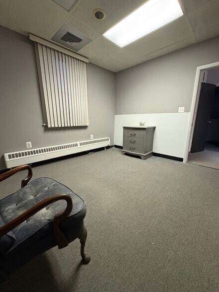 More Photos Of 141 Main St, South River Office For Sale