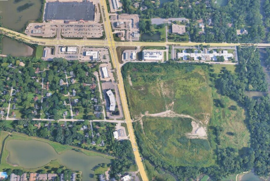 More Photos Of N Milwaukee Ave & Deerfield Parkway, Riverwoods Land For Sale