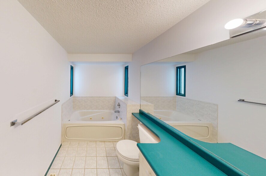 More Photos Of 10941 81 Av NW, Edmonton Dormitory For Sale