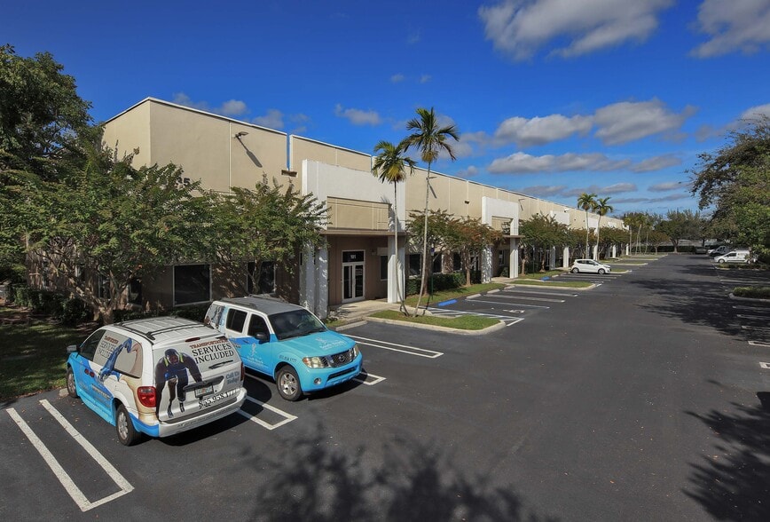 More Photos Of 6535 Nova Dr, Davie Unknown For Lease