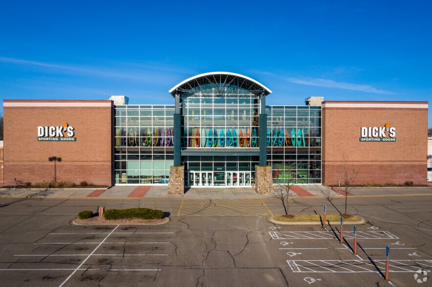 More Photos Of 8348-8362 Tamarack Vlg, Woodbury Unknown For Lease