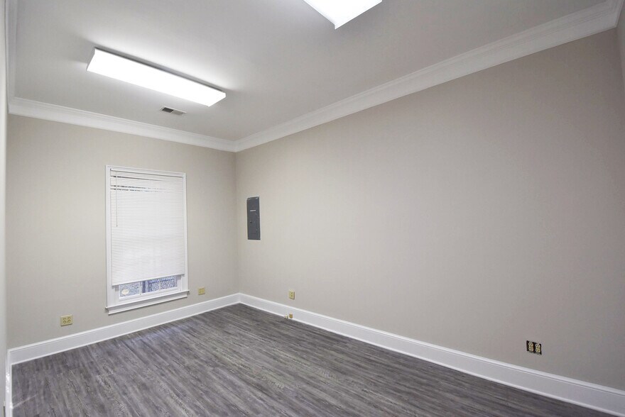More Photos Of 109 N 85 Pky, Fayetteville Office For Lease