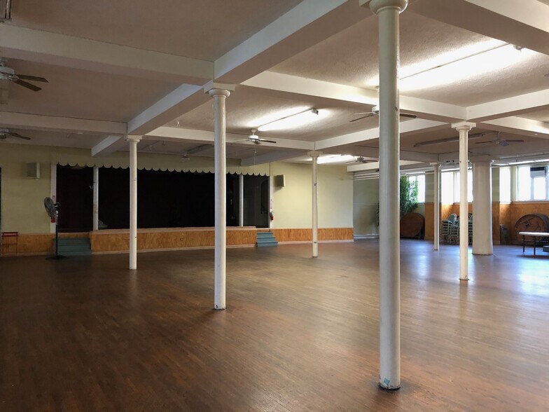 More Photos Of 1814 S Union Ave, Chicago Religious Facility For Sale