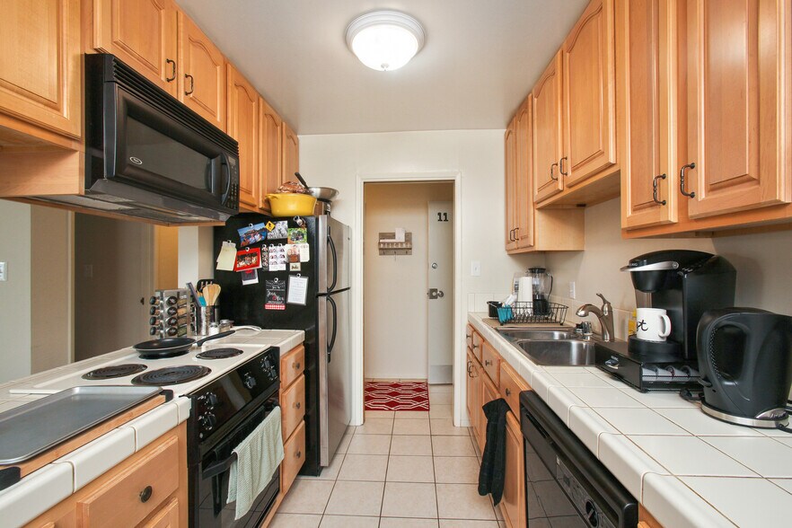 More Photos Of 2200 Village Ct, Belmont Apartments For Sale