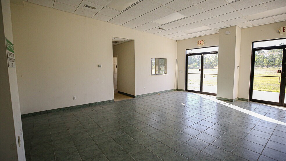 More Photos Of 4425 W US 98, Perry Manufacturing For Sale