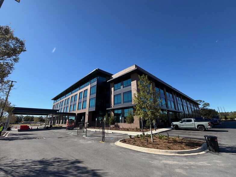 More Photos Of 511 Government Ave, Valparaiso Office For Lease