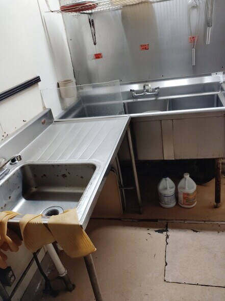 More Photos Of 3102 G St, Philadelphia Restaurant For Lease