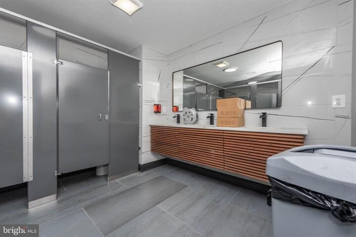More Photos Of 8330 Pulaski Hwy, Rosedale Office Residential For Lease