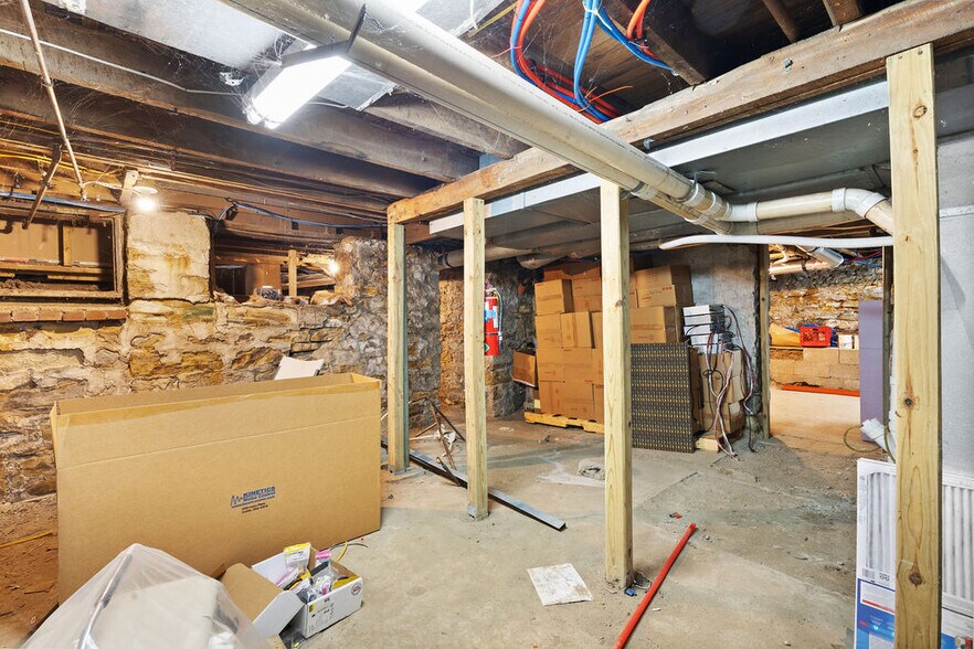 More Photos Of 158 N High St, Gahanna Office Residential For Sale