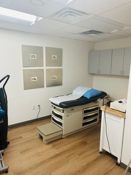 More Photos Of 660 Lanier Park Dr, Gainesville Medical For Lease