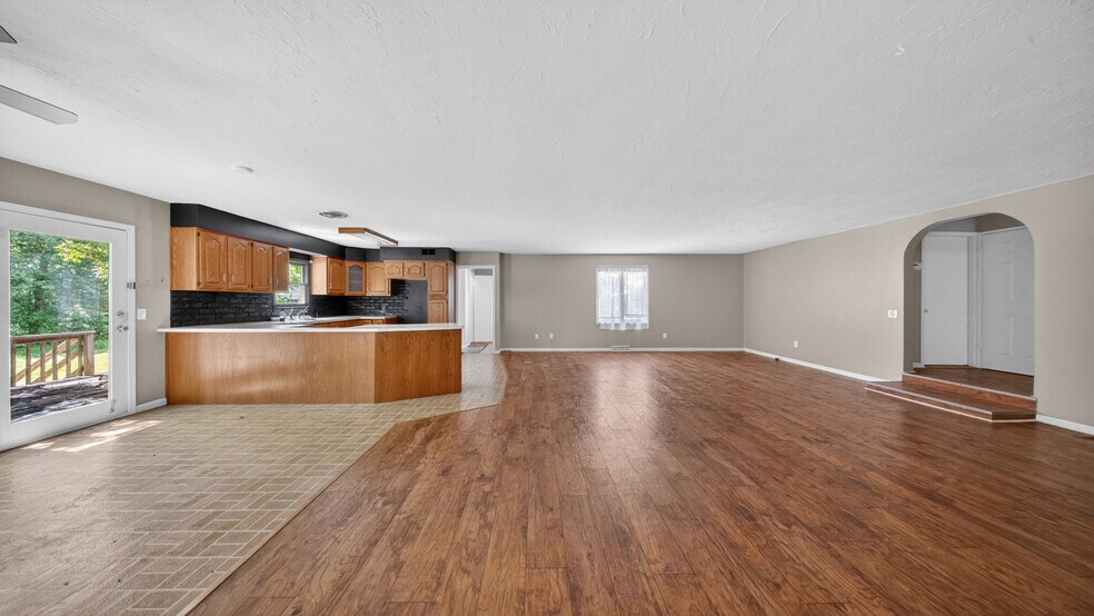 More Photos Of 29369 Lorain Rd, North Olmsted Flex For Sale