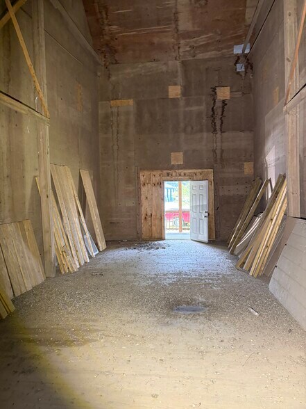 More Photos Of 20018 Halifax Rd, Carson Warehouse For Sale