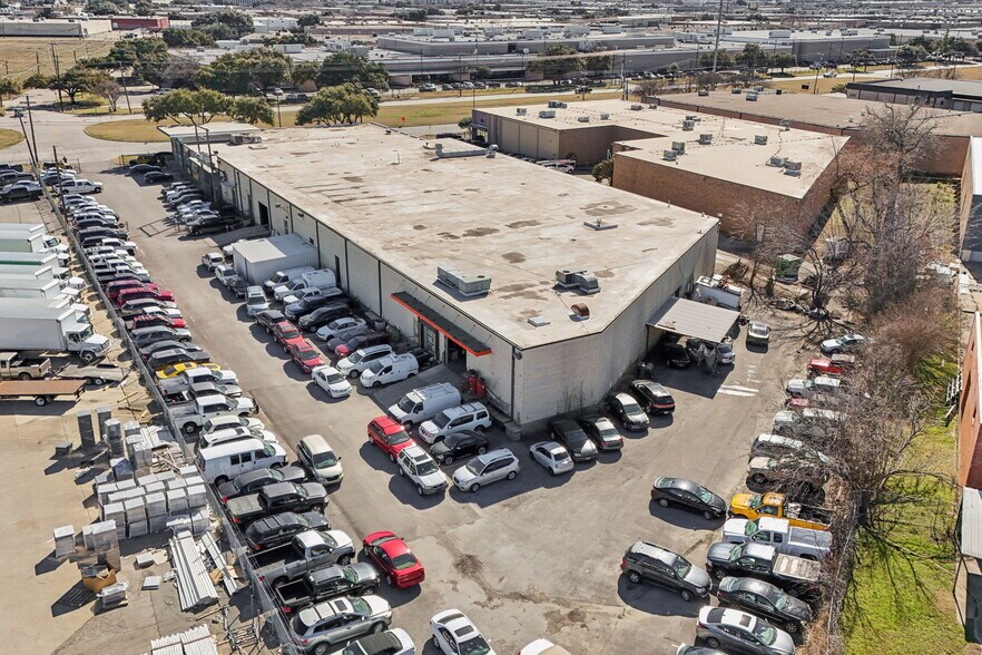 More Photos Of 1365 Regal Row, Dallas Distribution For Sale