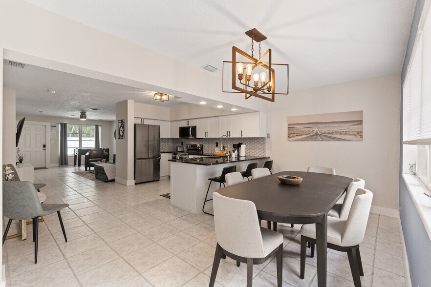 More Photos Of 1520 NE 51st St, Fort Lauderdale Apartments For Sale