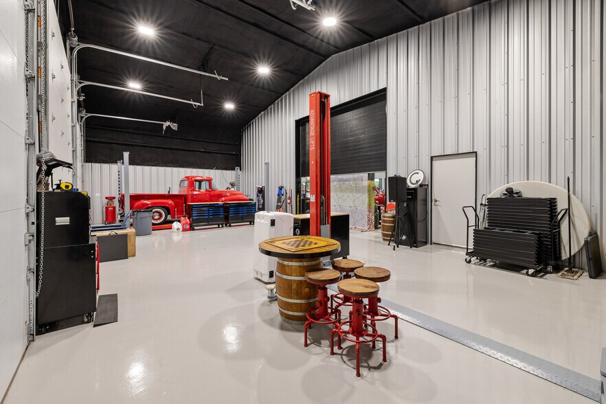 More Photos Of 1229 TX-36, Caldwell General Retail For Sale