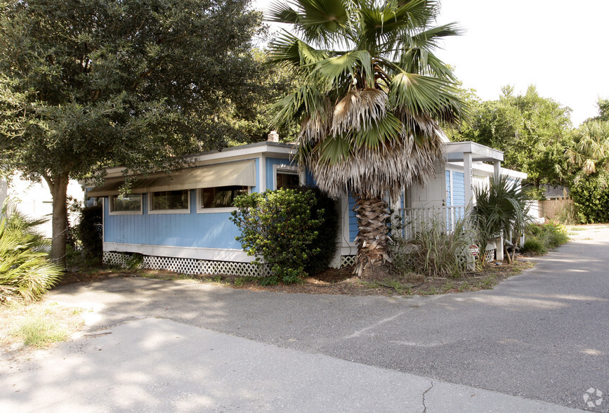 Primary Photo Of 1978 Maybank Hwy, Charleston Restaurant For Lease