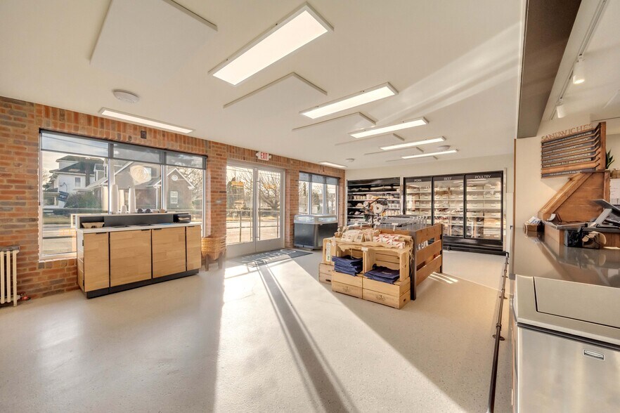 More Photos Of 67 Park Ave, Wind Gap Freestanding For Lease