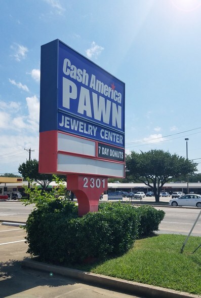 More Photos Of 2301 Central Dr, Bedford Unknown For Lease