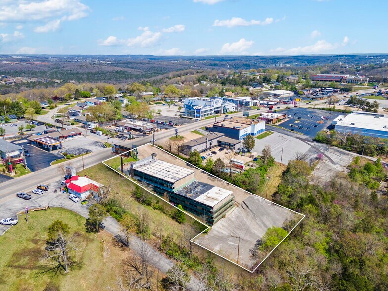 More Photos Of 1900 W 76 Country Blvd, Branson Hotel For Sale