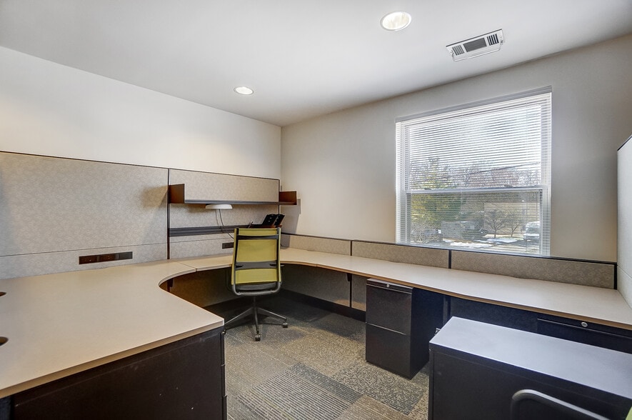 More Photos Of 3925-3927 Brotherton Rd, Cincinnati Office For Sale