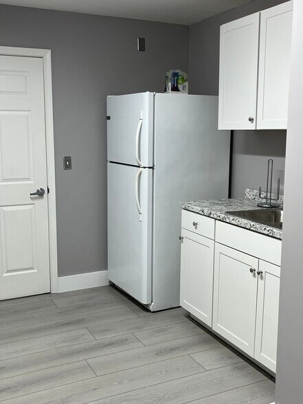 More Photos Of 735 Branch Dr, Alpharetta Flex For Lease
