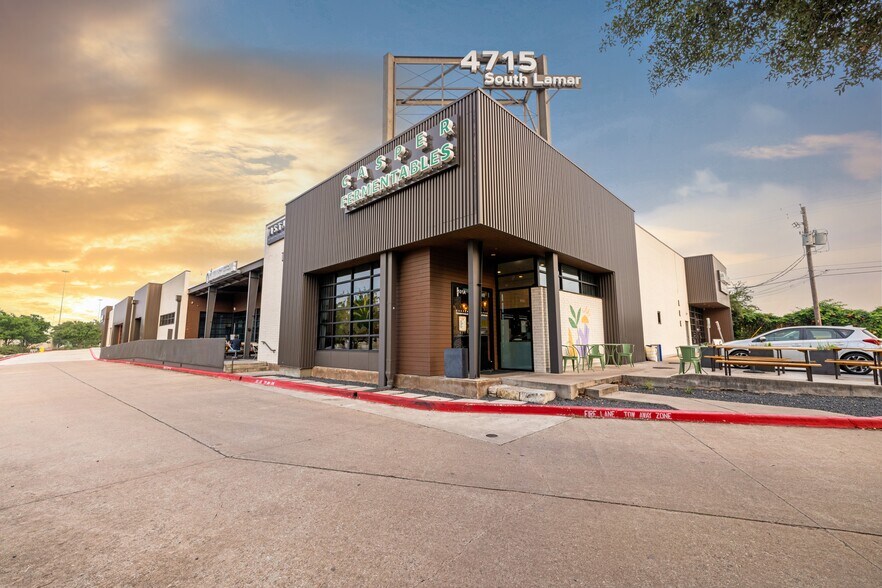 More Photos Of 4715 S Lamar Blvd, Sunset Valley Storefront For Lease