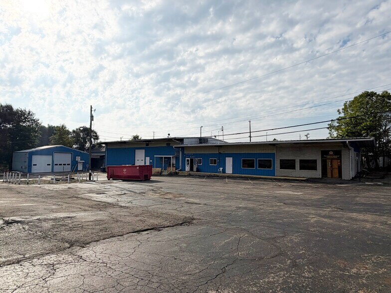 More Photos Of 4330 Westerville Rd, Columbus General Retail For Sale