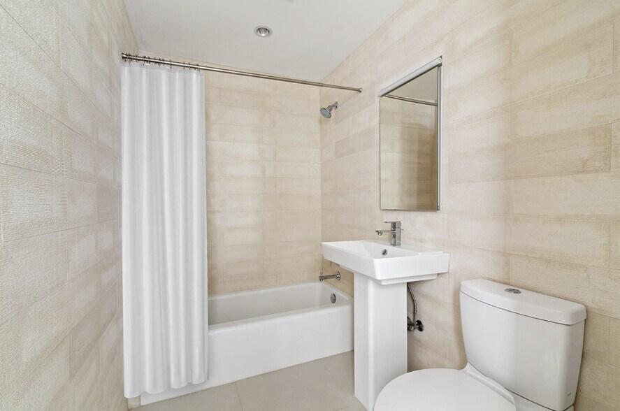 More Photos Of 47 4th St, Brooklyn Flex For Sale