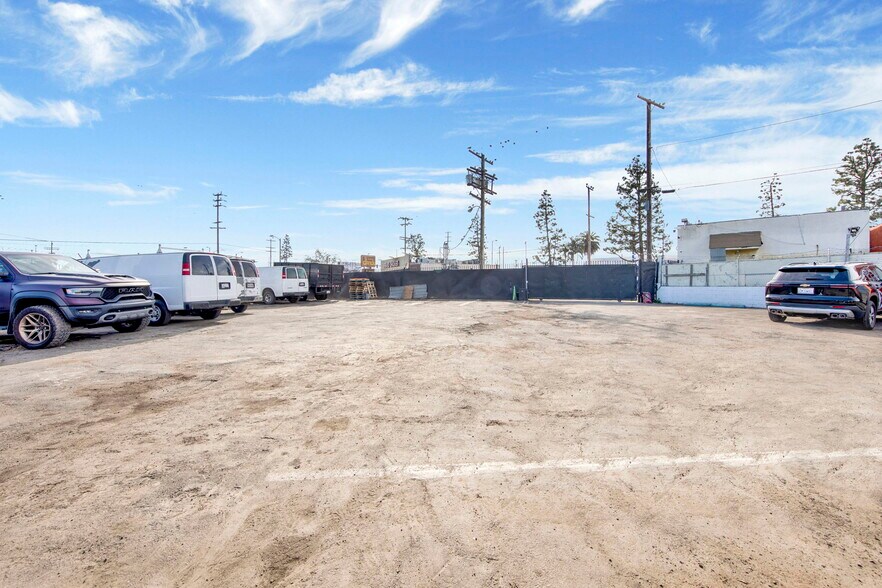 More Photos Of 11316-11318 S Vermont Ave, Los Angeles Storefront For Sale