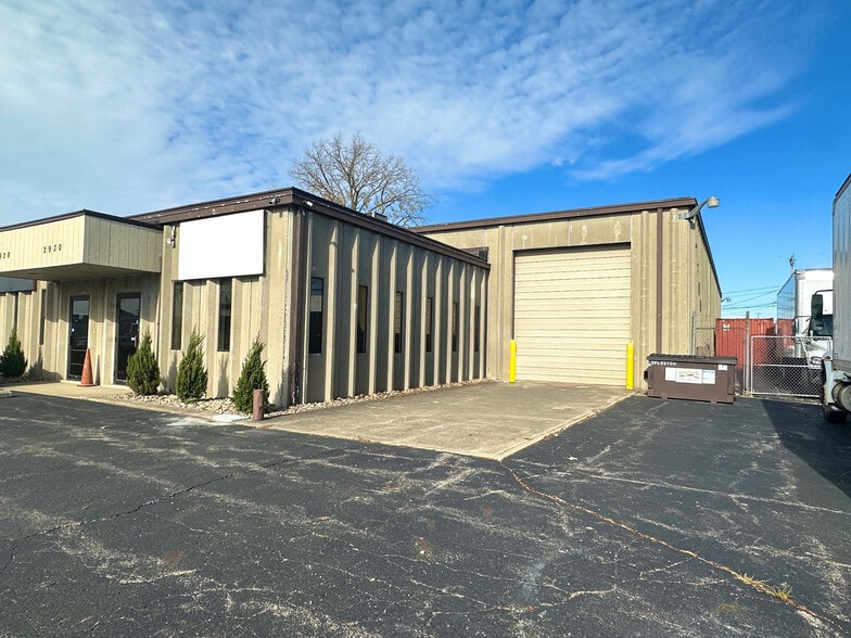 More Photos Of 2928-2930 Switzer Ave, Columbus Warehouse For Lease