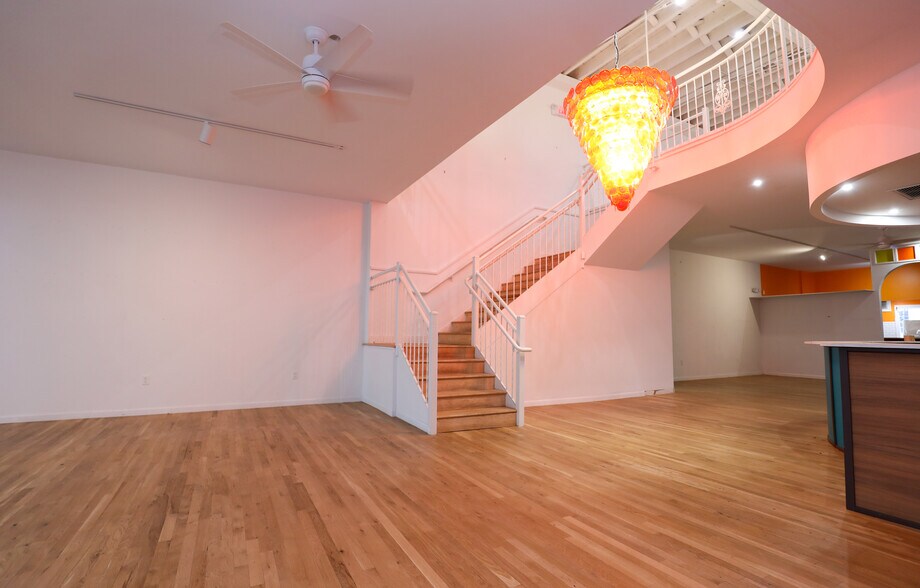 More Photos Of 328 Wall St, Kingston Storefront Retail Office For Lease